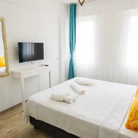 Limonata Ex Vina Garden 호텔 보즈자아다