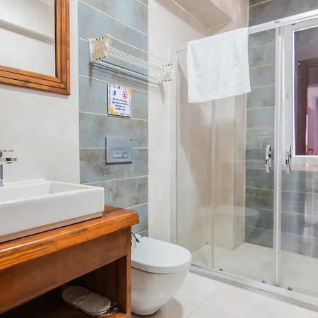 Limonata Ex Vina Garden 보즈자아다